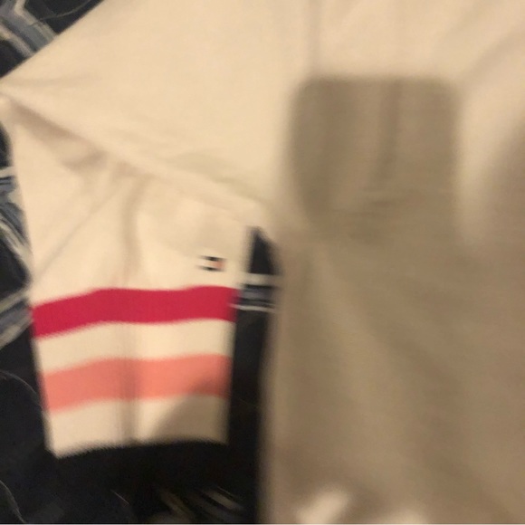 NWT Tommy Hilfiger Cropped V neck collegiate sweater Large - Picture 5 of 6